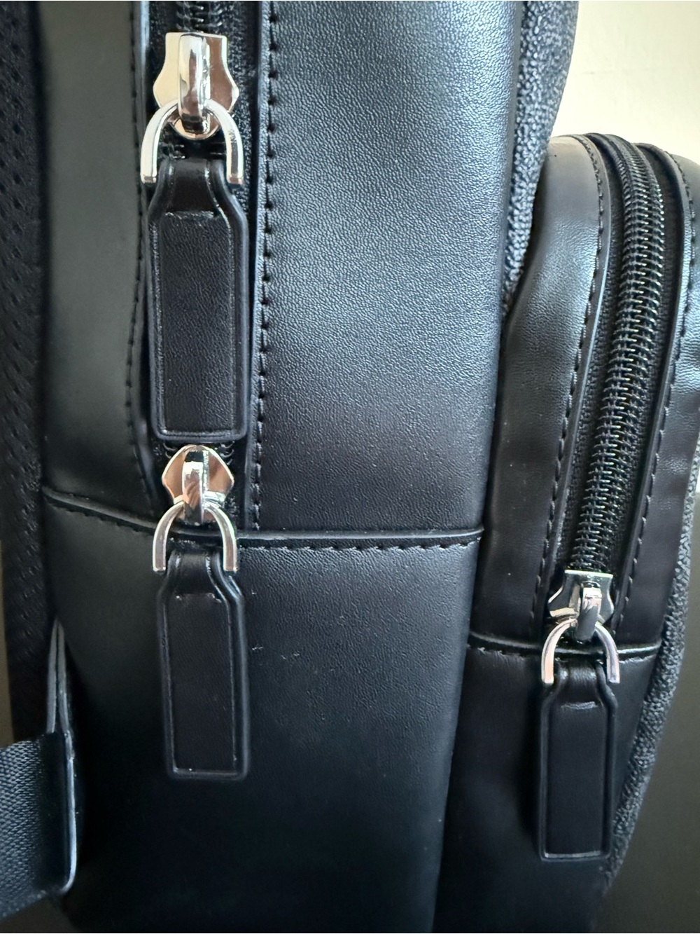 MICHAEL KORS EVERETT Backpack Front Unisex Black MK Logo Leather Laptop New Trip - Picture 8 of 13